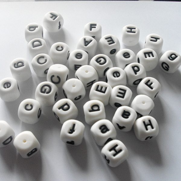 Bite charms, alfabet kuber for kjede eller armbånd