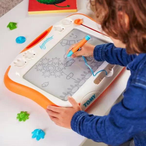 Mega sketcher magnetic drawing board